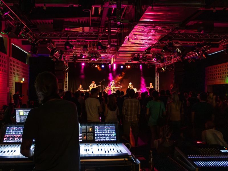 5.Platz 'Technik im Hintergrund' von Ralf Wandke 5.Platz 'Technik im Hintergrund' von Ralf Wandke